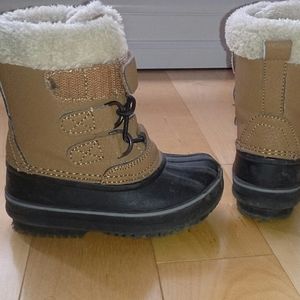 Winter boots size 6